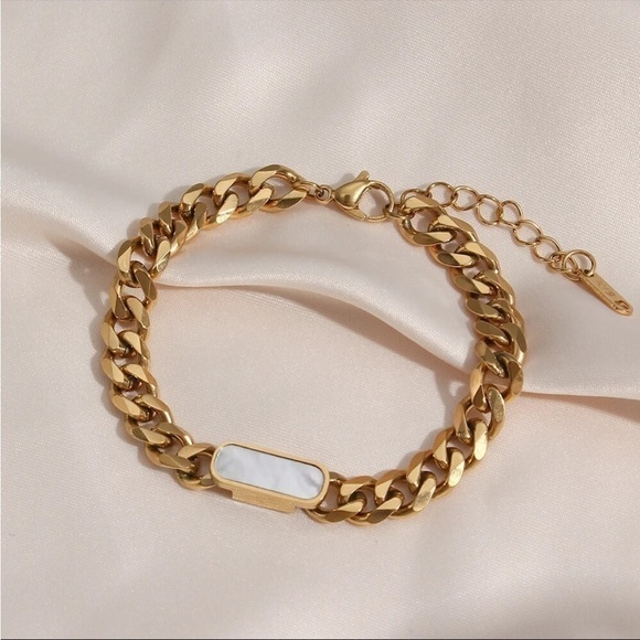 New 18k Gold Plated Cuban Chain White Shell Bracelet - Picture 1 of 7